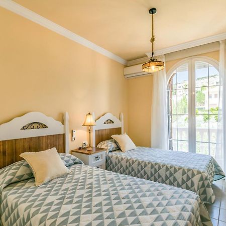 Villa Carmela Baena Bagian luar foto